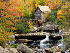 Jesenja Bajka Uz Vodopad