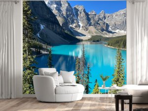 Tirkizno Jezero Pod Kamenim Vrhuncima